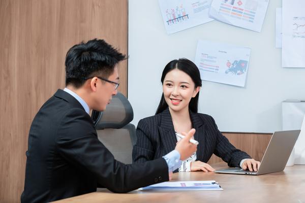 借呗逾期接催收电话的沟通技巧与解决方案|贷款逾期处理策略 图2