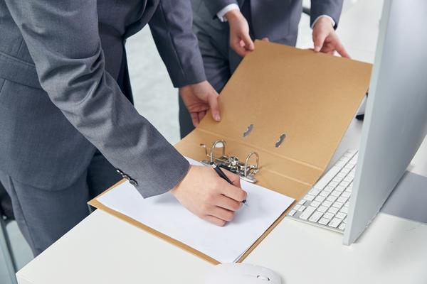 职场借贷危机：解析同事为繁求助于“还花呗”贷款 图1