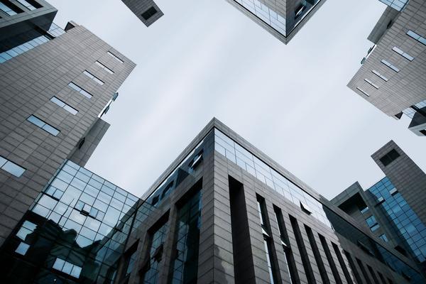 现场口译翻译公司排名靠前|项目融资中的语言服务选择 图1