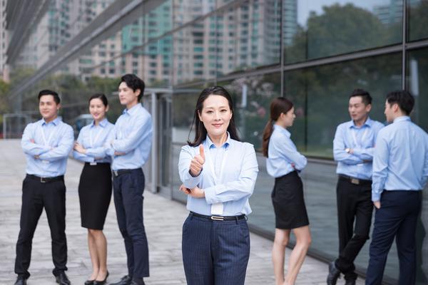 新闻行业的就业竞争激烈吗：揭秘行业现状与求职策略 图2