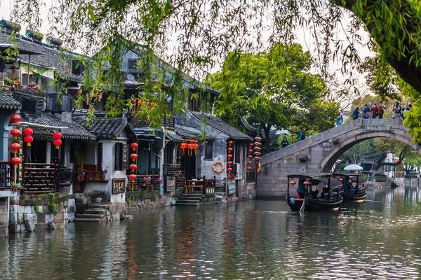 《熊猫签证商业模式分析：探索中国熊猫保护与旅游业的融合之道》 图2