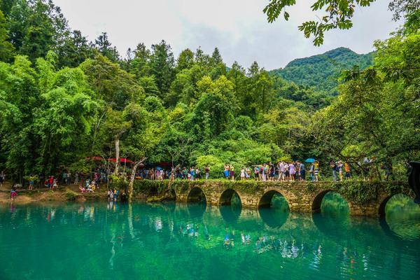 浙江旅游公司上市企业：探索旅游业上市公司的成功之道图1