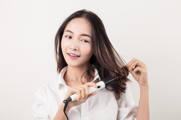 年终感恩大放送：理发店疯狂优惠活动，让你引擎头图1