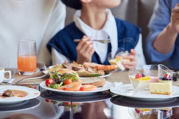 幼儿园食堂特色美食节,孩子营养美味尽享 图2
