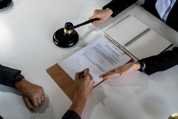 项目融委托律师起诉借款人还款的法律路径与实践 图2