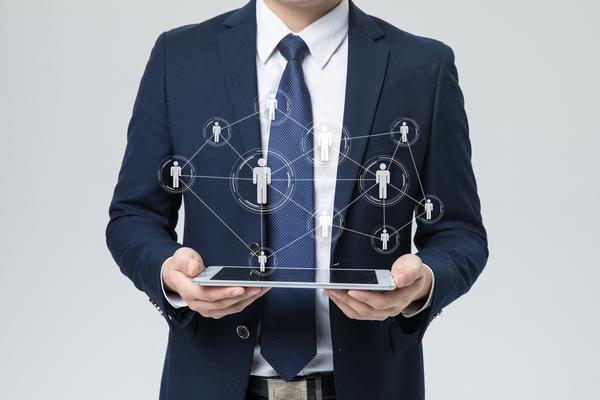 资本预算与收入的关系：理解两者在企业决策中的重要性图1